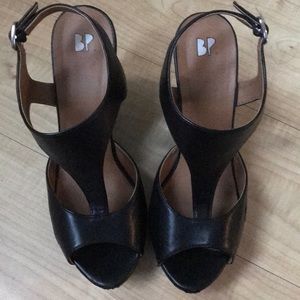 BP black wedges